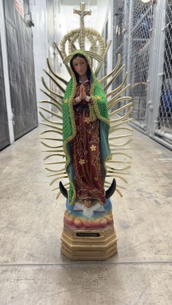 Virgen De Guadalupe (Virgin Of Guadalupe Statue)