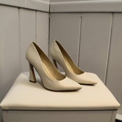 Nine West Cream-off White Heels – Size 7.5