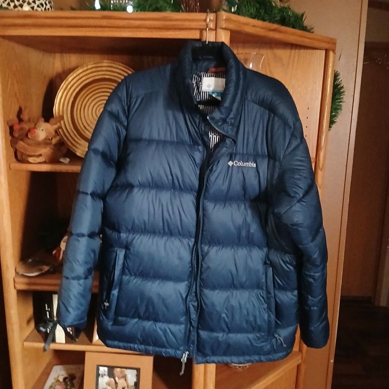 NEW COLUMBIAN PUFFER COAT 