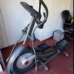 Schwinn 470 Elliptical Trainer