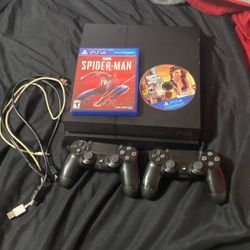CONSOLE , 2 CONTROLLERS & 2 GAMES (READ DESCRIPTION) 