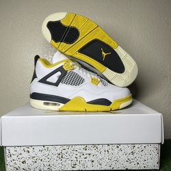 Jordan 4 Vivid Sulfur Women Size 8W/6.5Y