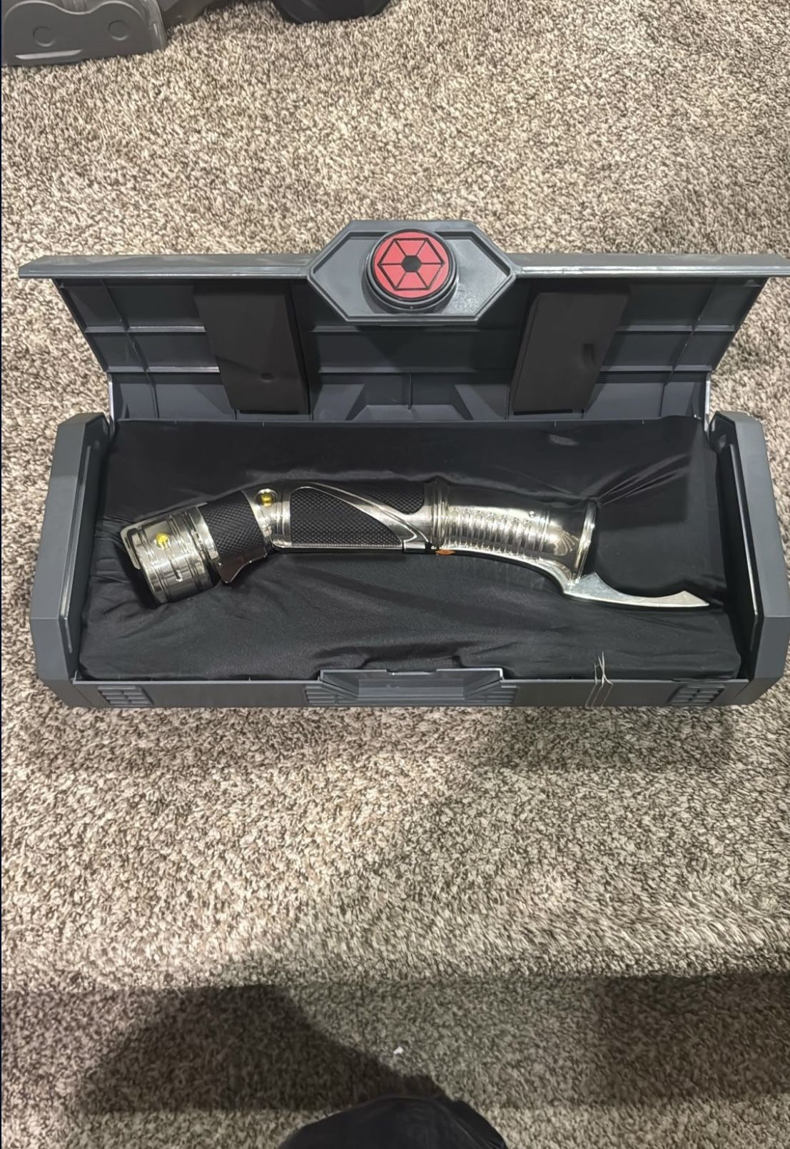 Count Dooku Lightsaber (Comes with blade)