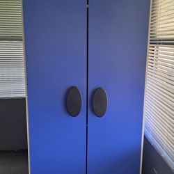 CHILDREN'S WARDROBE