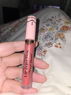 Liquid lipstick lip injection
