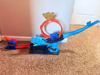 Hot wheel racetrack