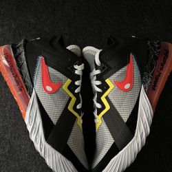 Nike LeBron 18 Low