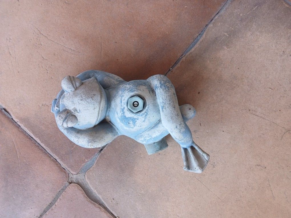 Frog Hose Sprinkler
