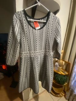 L/XL Woman’s Bus Casual Clothes