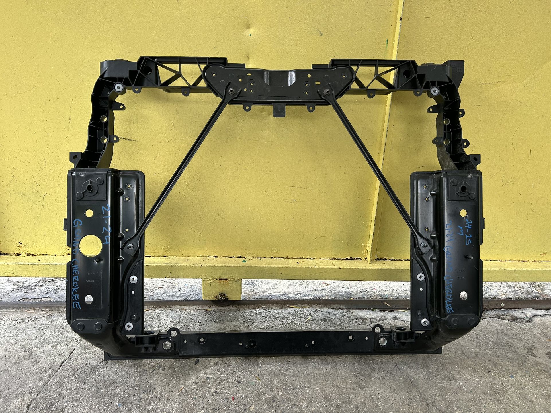 2021-2024 JEEP GRAND CHEROKEE RADIATOR SUPPORT #2