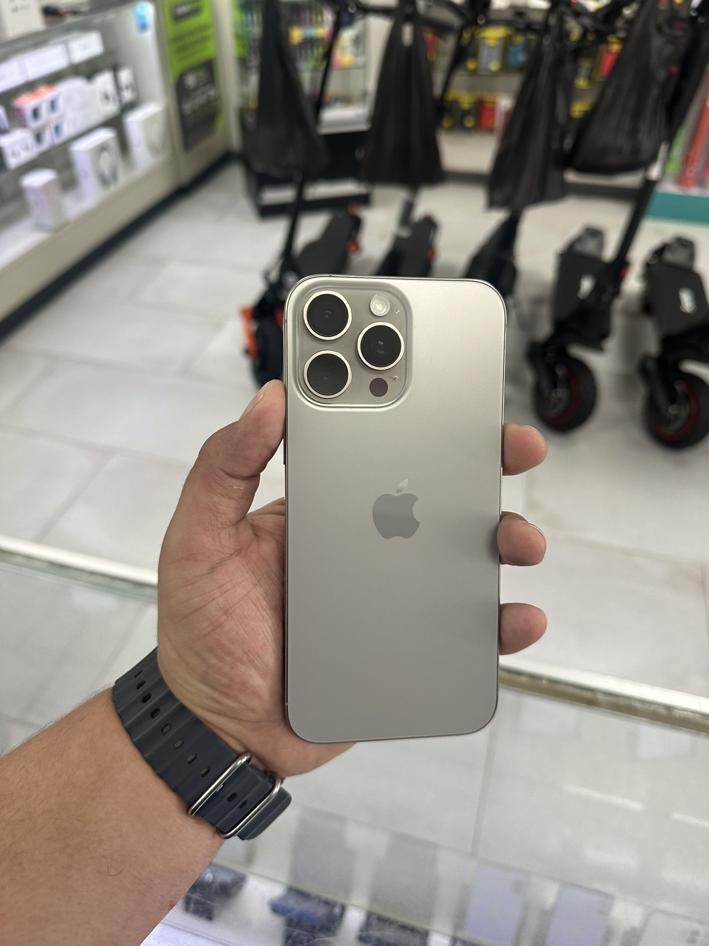 iPhone 16 Pro Max 256GB! Finance For $50 Down Payment!!