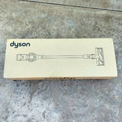 Dyson V8 Vacuum New 