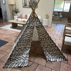 Modern Geometric Kids Play Teepee