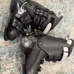 Solomon Ski Boot 23.5 Size 6