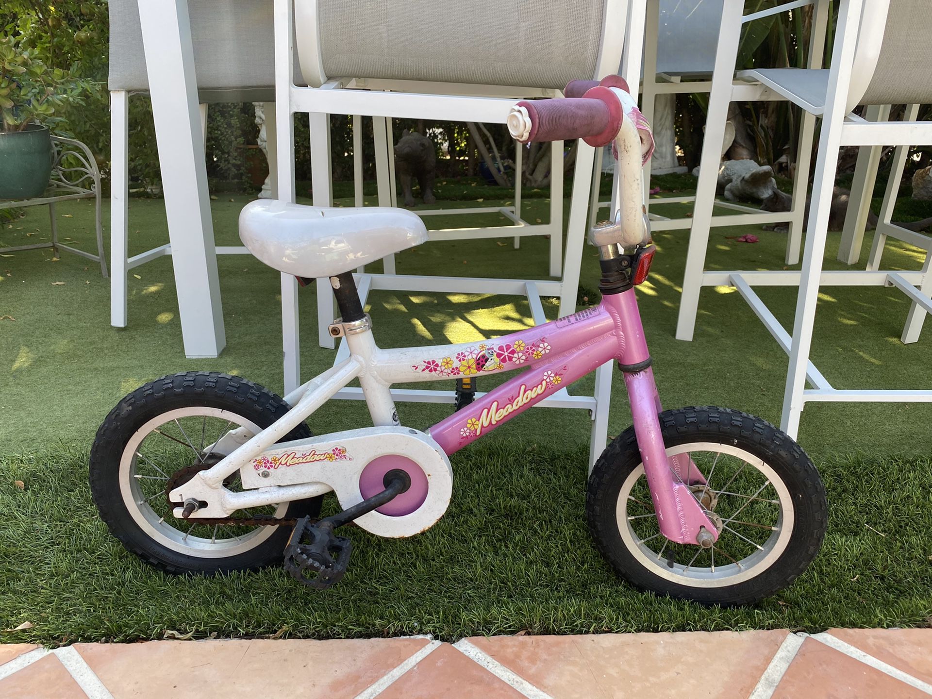 Little girl bike- size 12
