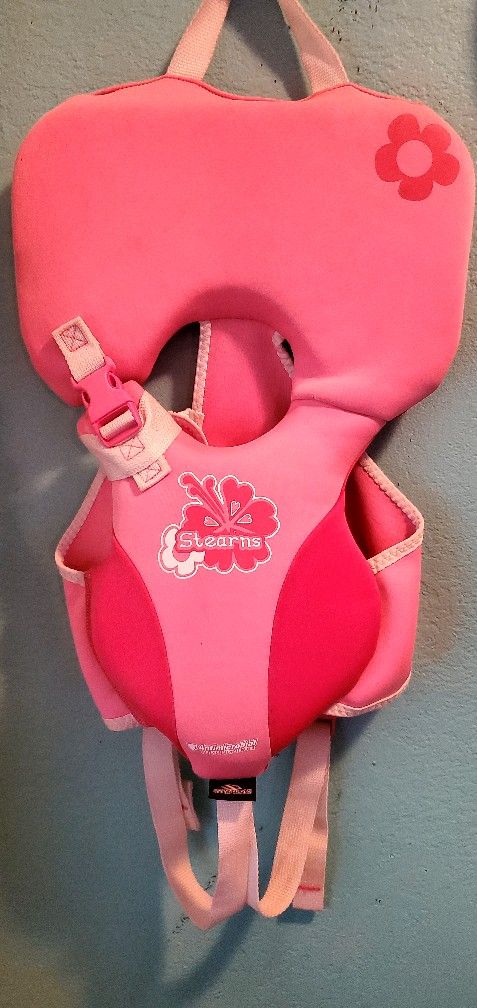Stearns Infant Lifevest..Coast Guard Approved...fits Infant Up To 30 Pounds..Great Condition