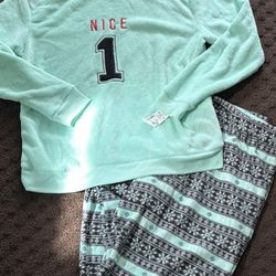 New Women’s size Large Fleece Pajamas