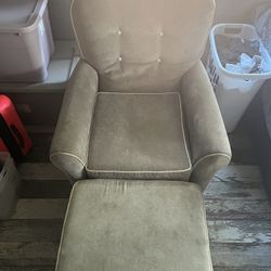 Rocking Chair And Foot Rest 