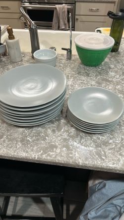Dinner plates- large and small