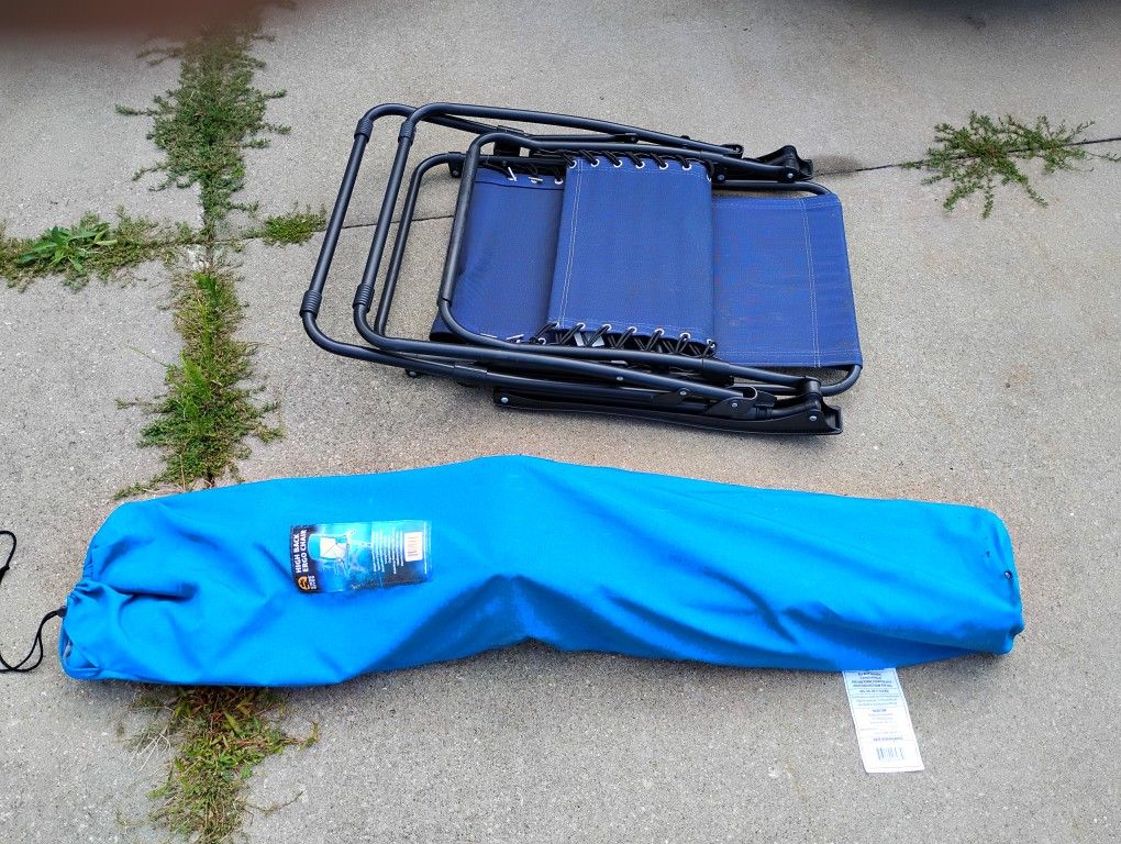 2 LAWN CHAIRS BOTH FOR $20