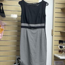 White House-Black Market 