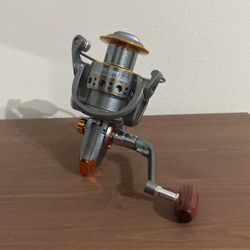 Size 7000 Spinning Reel