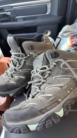 High top hiking boots