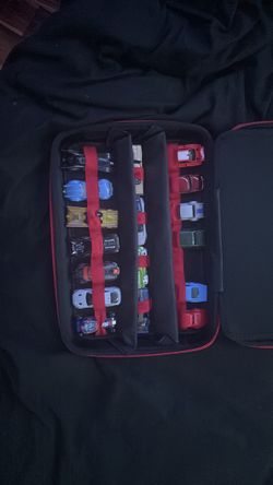 24 hot wheels with case