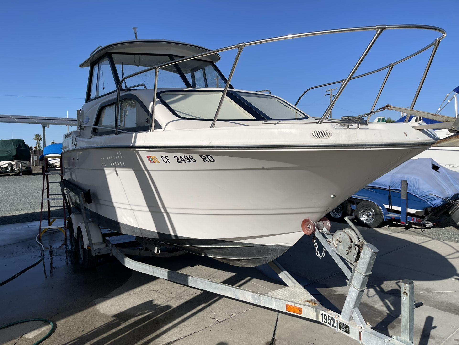 2004 Bayliner 242