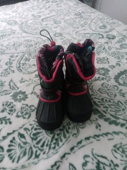 Athletic Girls Winter Boots 