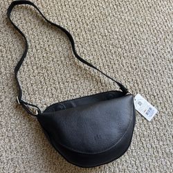 Portland Leather Pebbly Black Medium Koala Sling