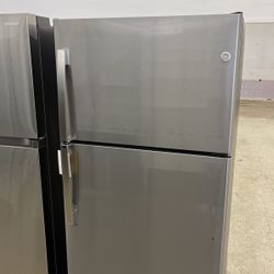 GE TOP FREEZER REFRIGERATOR 