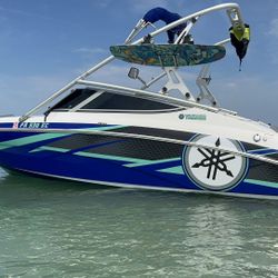 2014 Yamaha 212x high Output  twin engines