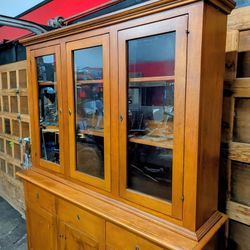 Palliser Prairie Display Cabinet Hutch
