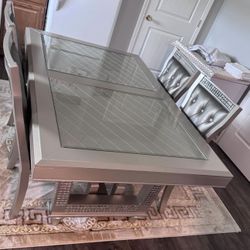 Dining Table With 6chairs And Middle Part 