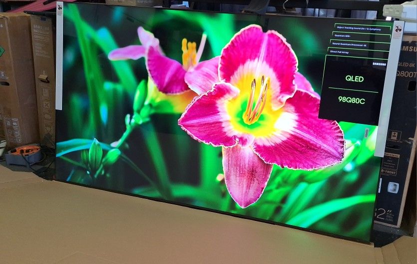 SAMSUNG 98"INCH QLED 4K Q80C