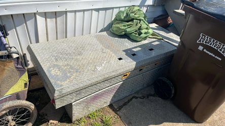 Full size truck tool box