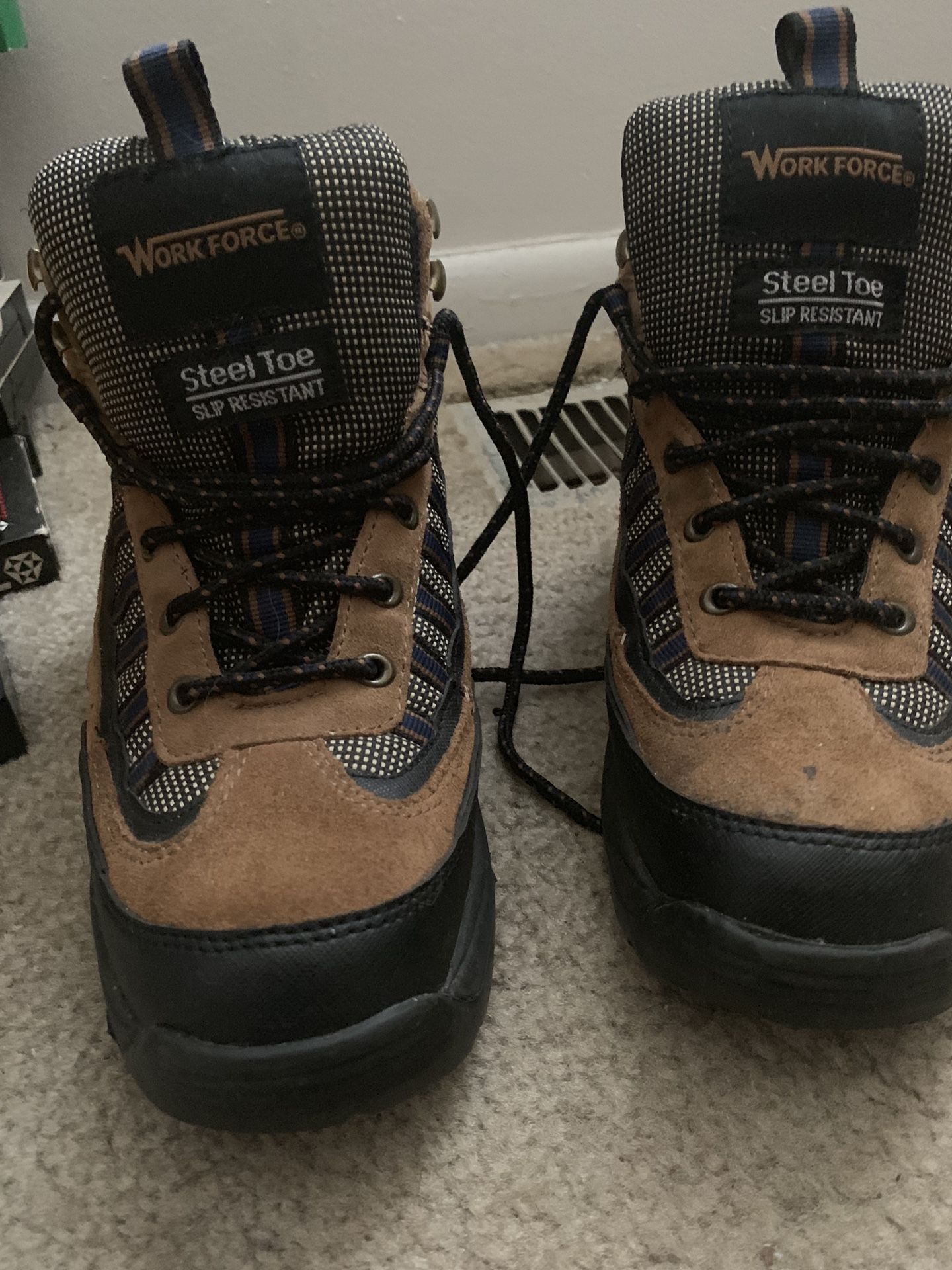 Men’s Workforce size 6 1/2 Steel Toe Slip Resistant Boots