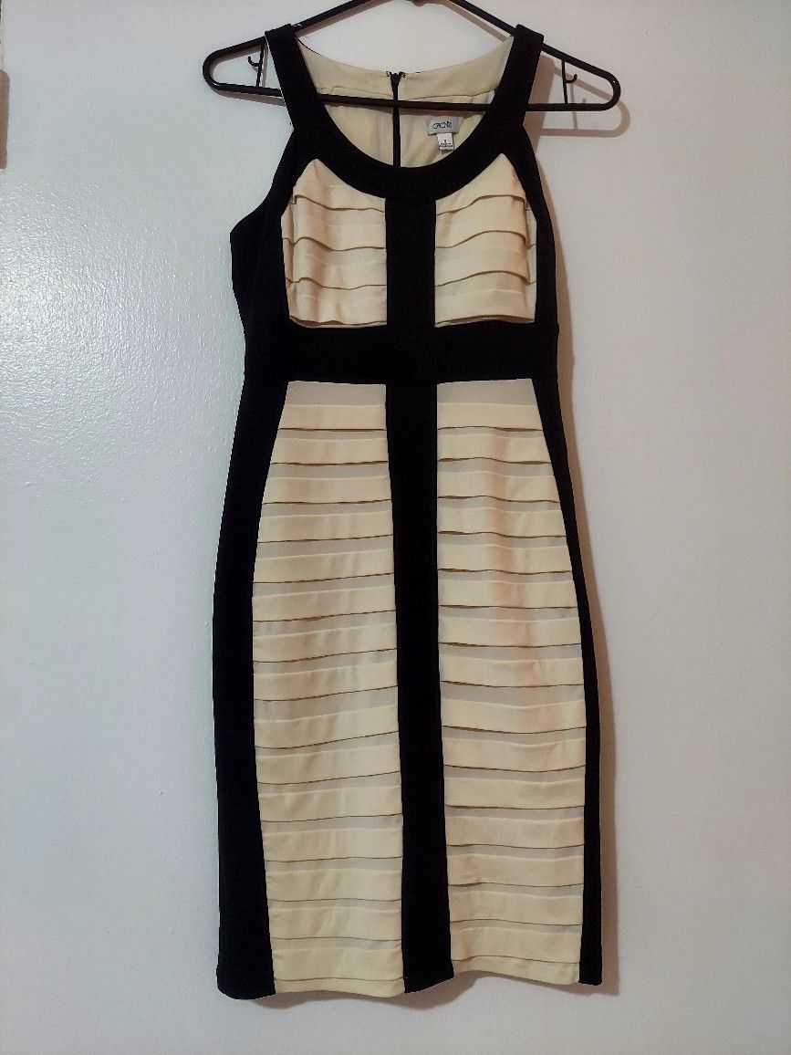 A cocktail Dress For Sale