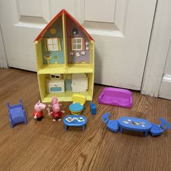 Peppa Pig dollhouse with furniture $15