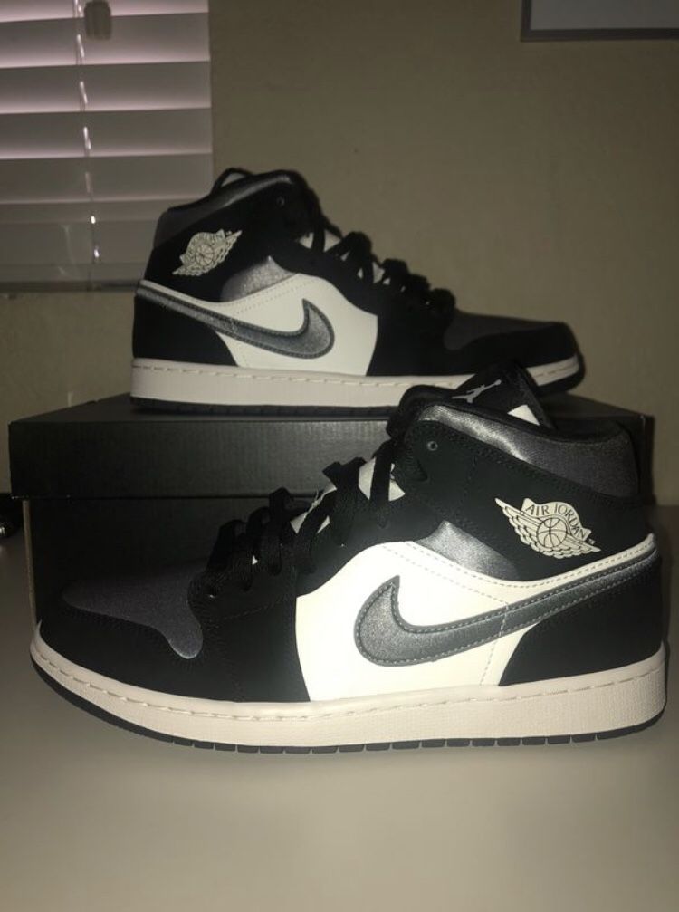 Jordan 1 Mid SE Satin Grey Size 10 DS