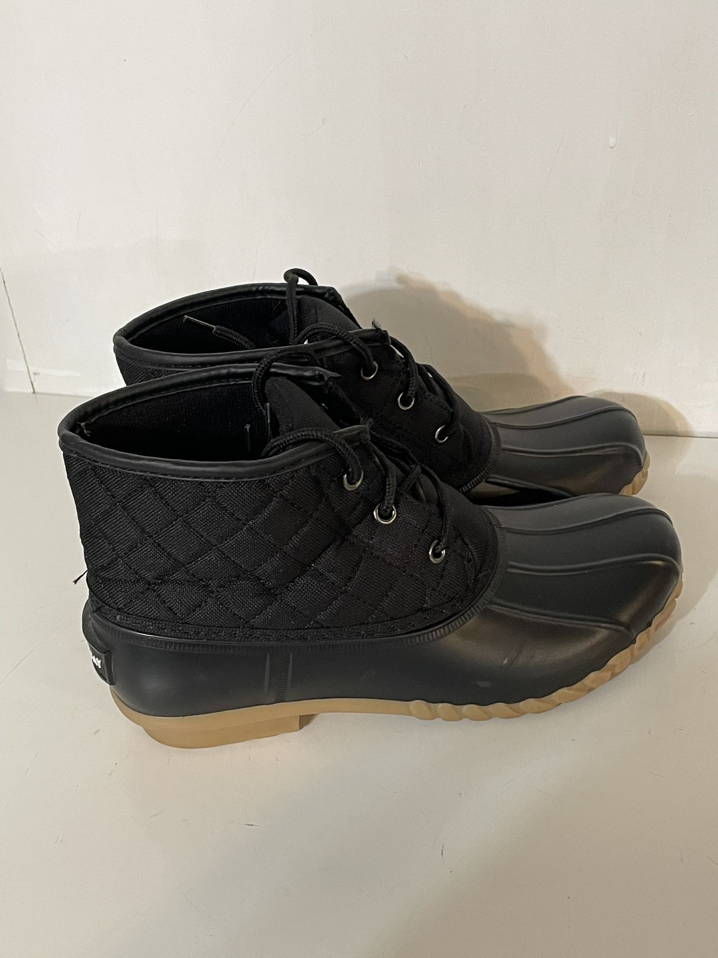 Winter Booties Never Used Women’s 8