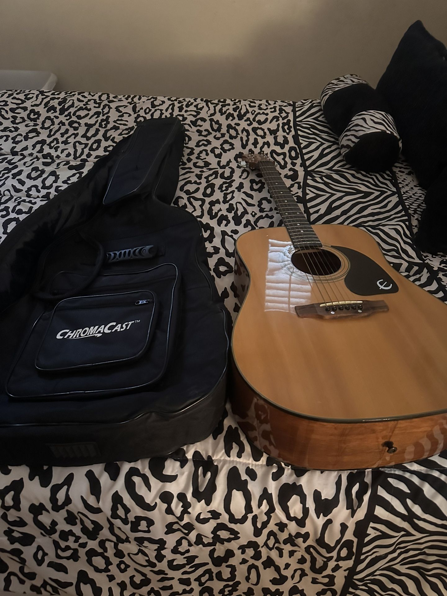 Gibson Epiphone 200 Guitar w case $200 OBO