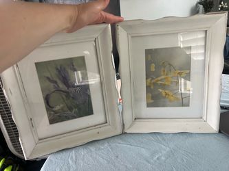 Set of wall hanging picture frames