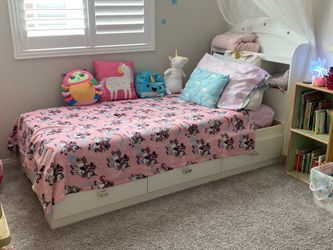 Twin bed without mattress
