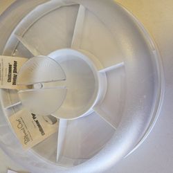 Pampered Chef Chillzanne Platter Divider.. 7 Removable Compartments. 14 " Diameter. Keeps Food Chilled For Hours. New. 