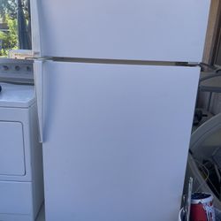 Amana Refrigerator 
