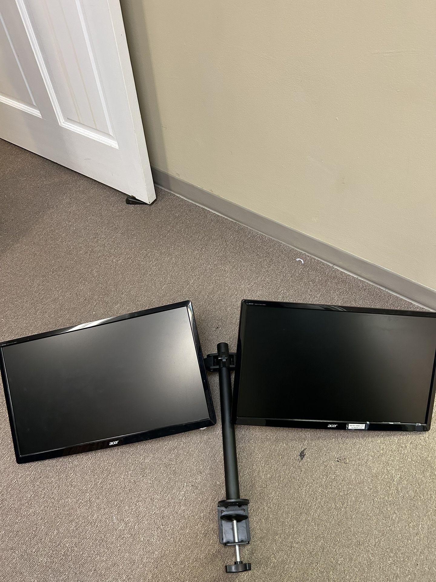 ACER MONITORS WITH STAND 