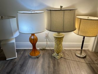 4 Table Lamps In Good Condition $10 Each Firm On Price