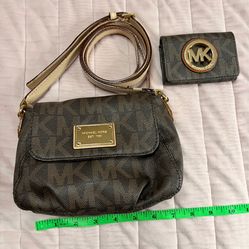 MK brown purse
